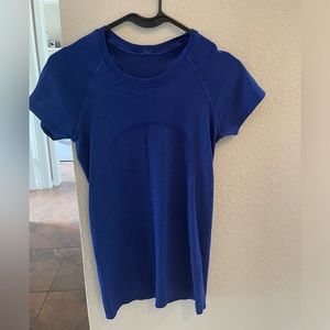 Brand new lululemon shirt.  Never been worn just came in the mail with tags.